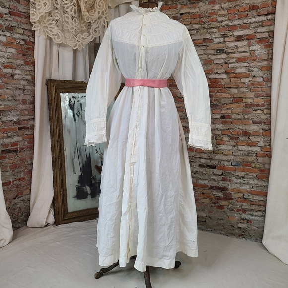 Antique 1850s 1860s White Nightgown Civil War Era Cotton Robe Eyelet Drop Sleeve - Picture 8 of 16